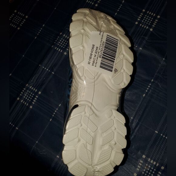 Young men's/ boy's size 5.5 shoes by Bronax. New - Picture 3 of 13